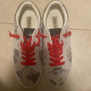 Steve Madden Sneakers Size 8.5